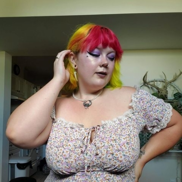 Meet your Posher, Hannah - Picture 1 of 1